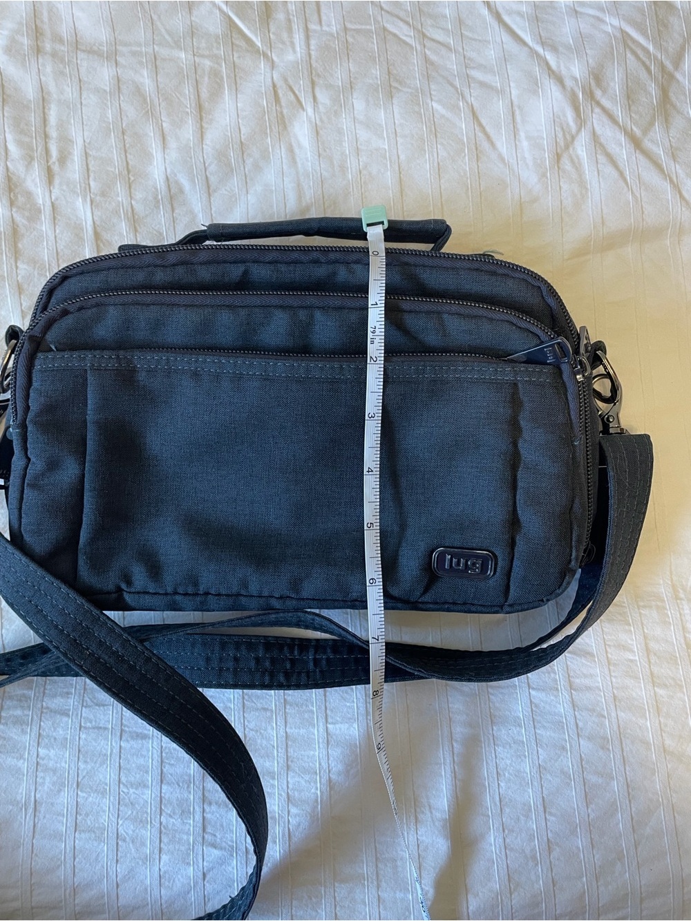 LUG- Scoop Crossbody - Picture 6 of 7